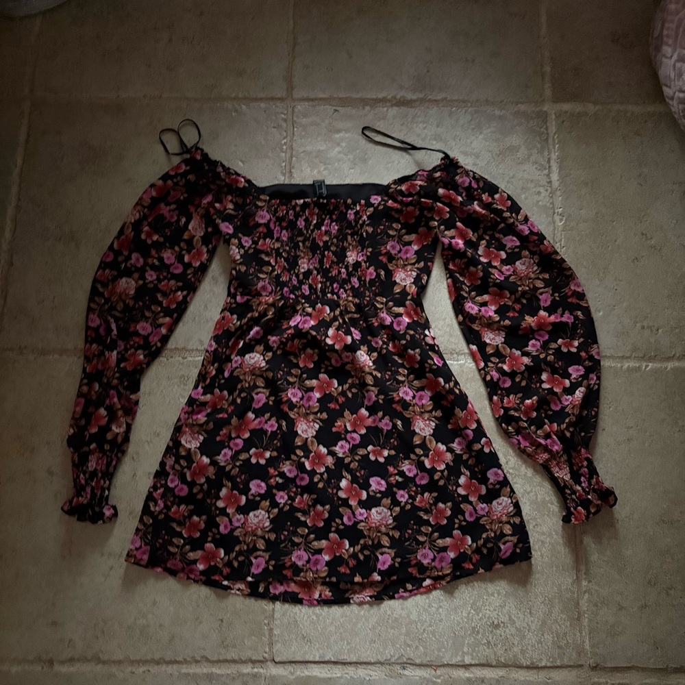 Forever 21 Floral Long Sleeve Dress - Black and Pink - Picture 3 of 3
